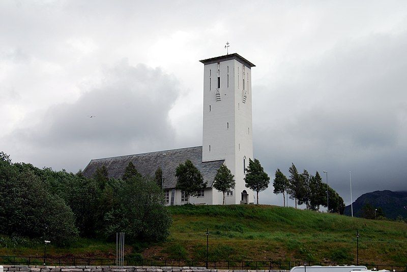 File:Bjerkvik kirke.jpg