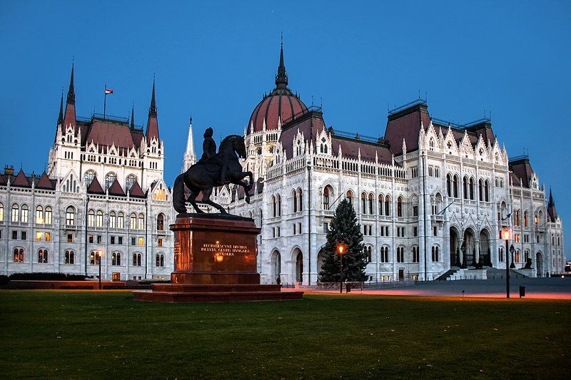 File:Budapest (31224369772).jpg