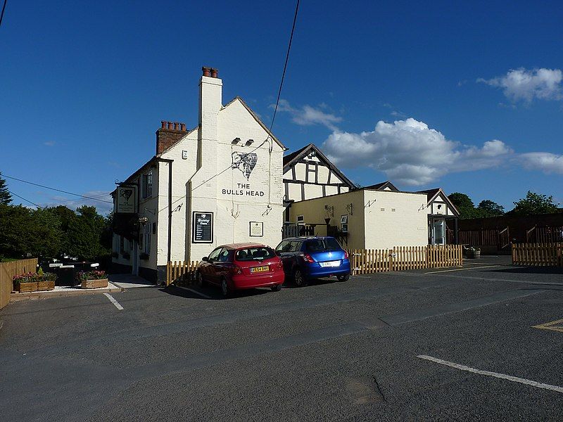 File:Bull's Head, Rodington.jpg