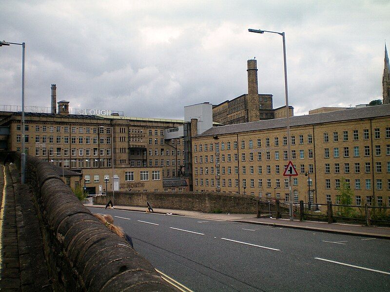 File:Dean Clough mills.JPG