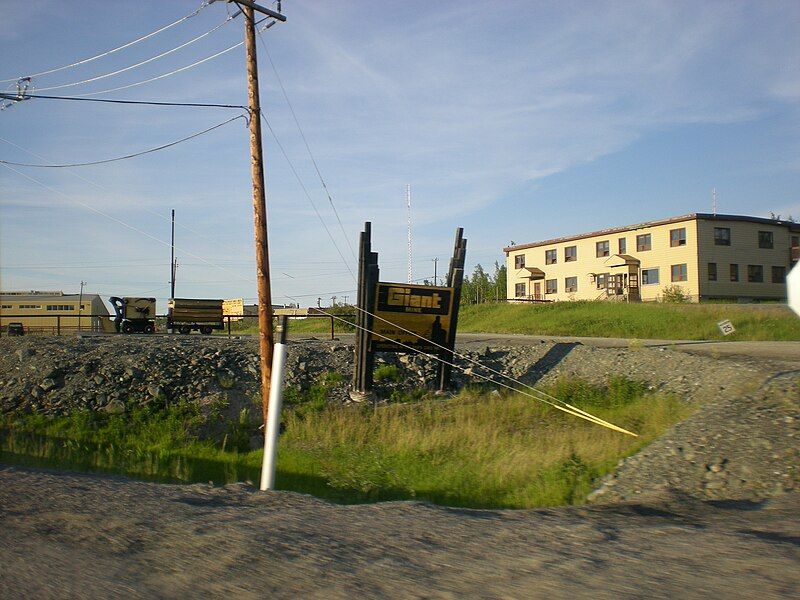 File:Giant Mine entrance.JPG