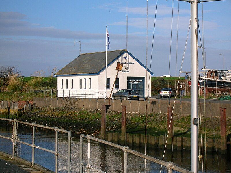 File:Girvan Coastguard station.JPG