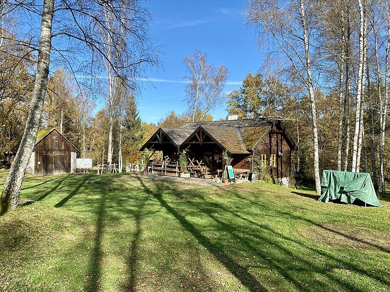 File:Gmünd Blockheide Schutzhaus.jpg