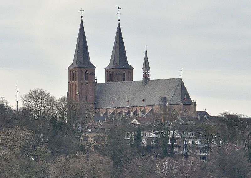 File:Kleve Stiftskirche 01.jpg