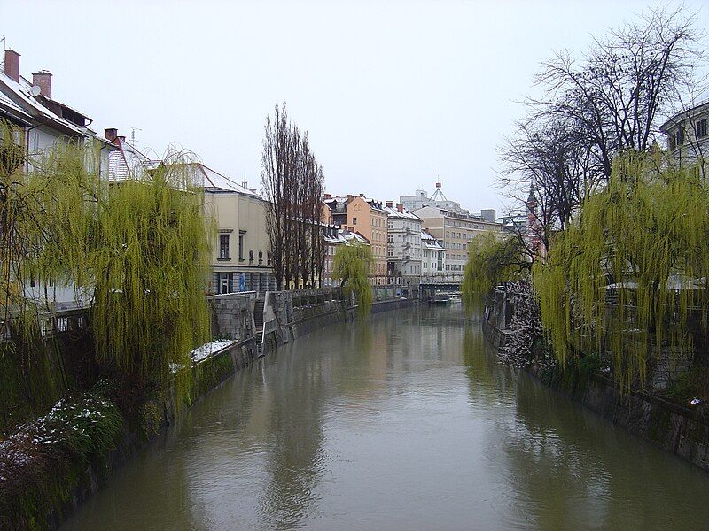 File:Ljubljana Ljubljanica 2.JPG