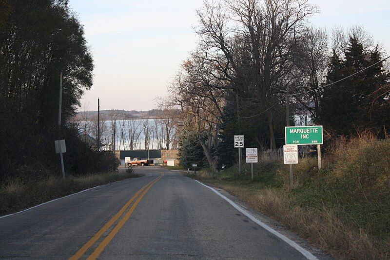 File:MarquetteWisconsinSign.jpg