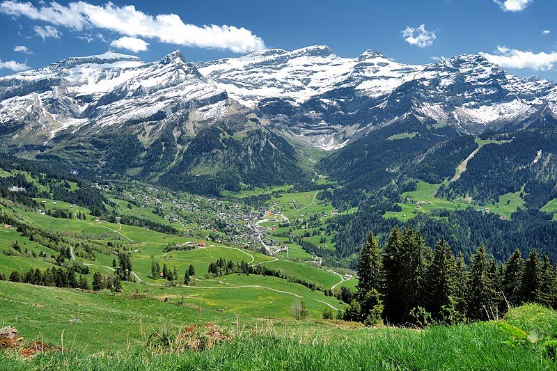 File:Massif des Diablerets.jpg