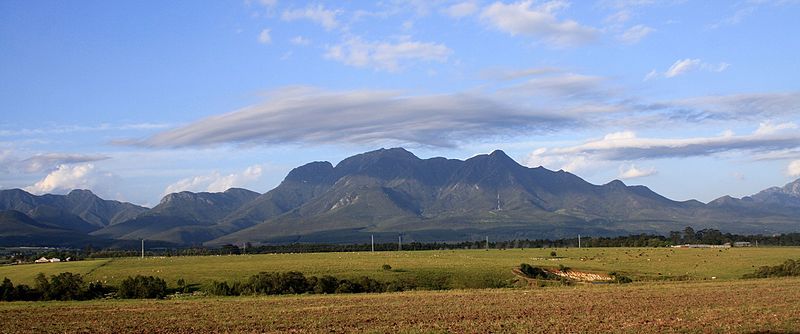 File:Outeniqua mountains (15888233442).jpg