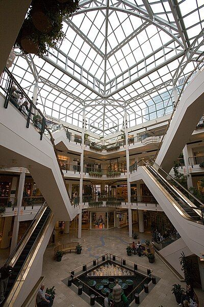 File:PioneerPlaceMallInterior.jpg