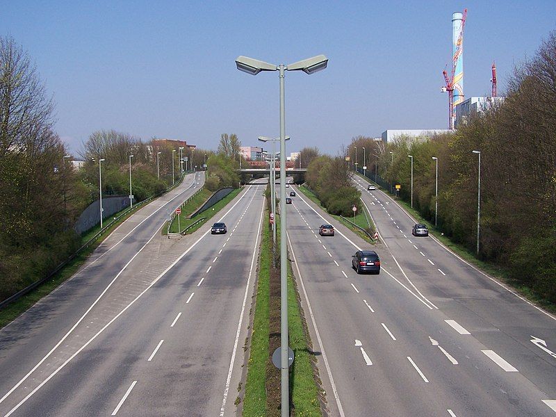 File:Rosa-Luxemburg-Straße, Frankfurt-Heddernheim.jpg