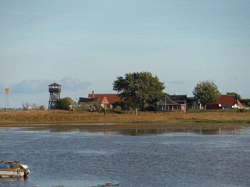 File:SaltholmBarakke.jpg