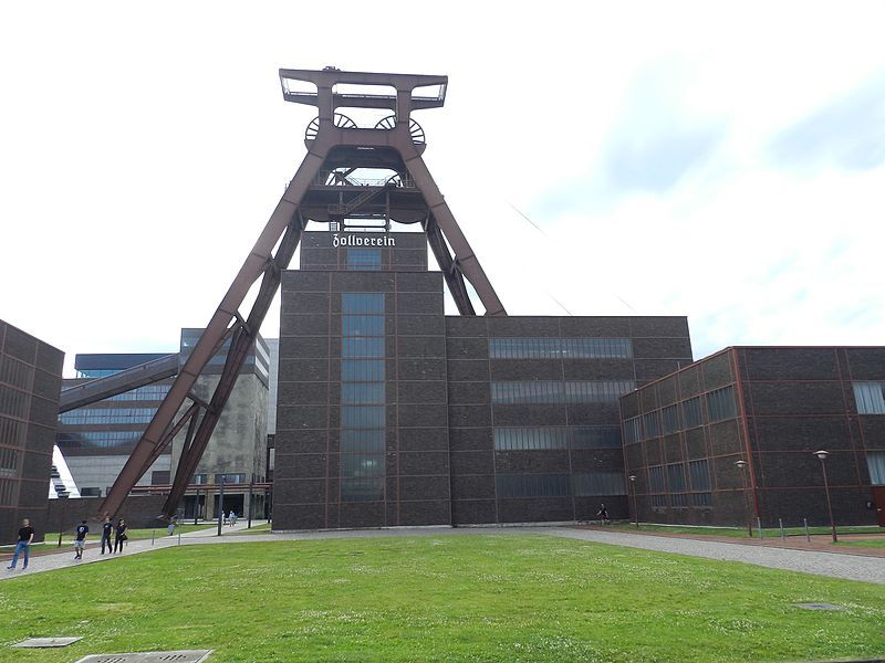 File:Zeche Zollverein1.jpg