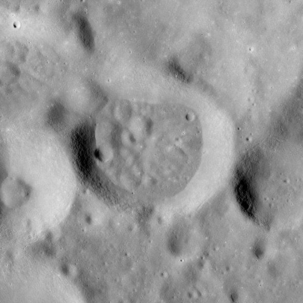 File:Balandin crater AS15-M-0095.jpg