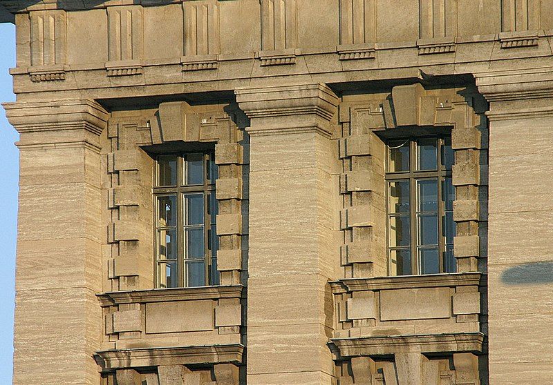 File:Berlin stadthaus fensterumquaderung.jpg