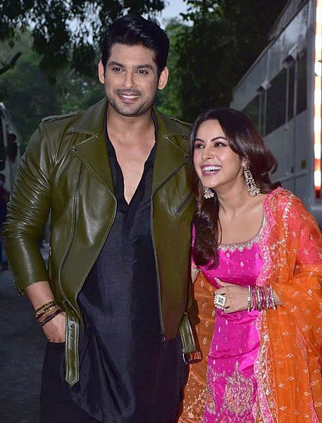 File:Bigg-Boss-OTT-Sidharth-Shukla-looks-dapper-Shehnaaz-Gill-keeps-it-vibrant-in-Patiala-suit-6.jpg