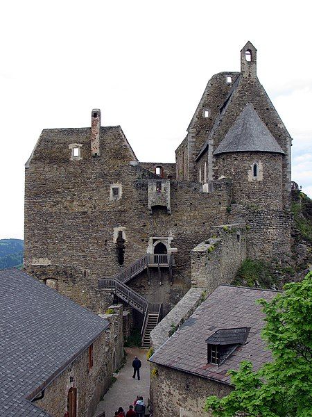 File:Burgruine-Aggstein Wachau.jpg