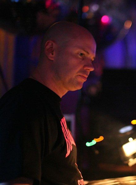 File:Daveseaman1.jpg