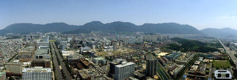 File:Downtown Changwon (2010).jpg