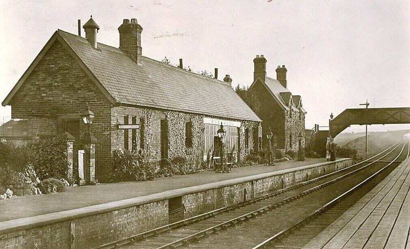 File:Evenwood station (postcard).jpg