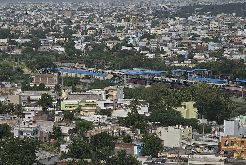 File:Falaknuma MMTS Stn.jpg