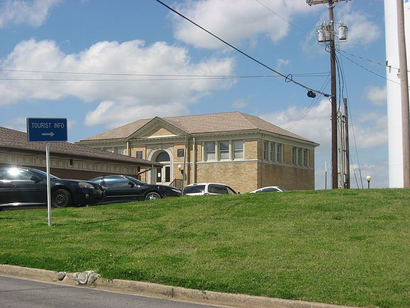 File:Hickman Carnegie Library.jpg