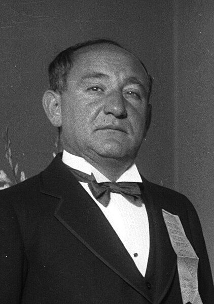 File:Joseph Schenck, 1928.jpg