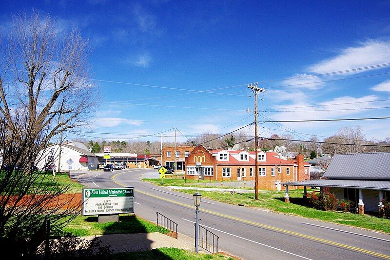 File:Lawndale-Main-St-nc.jpg