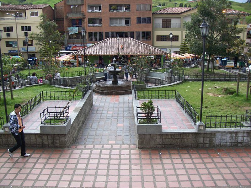 File:Parque de Donmatías.jpg