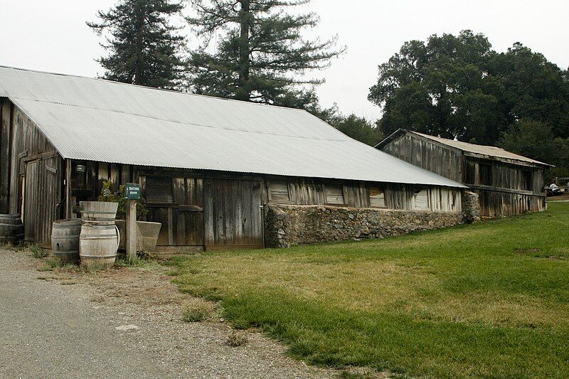 File:Picchetti Ranch Barn.JPG