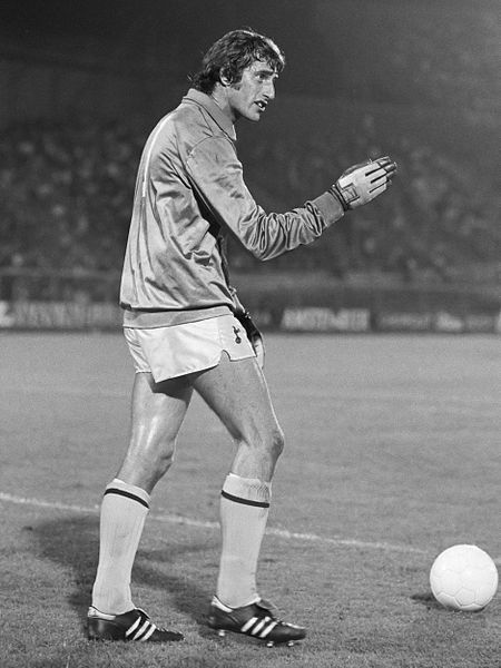 File:Ray Clemence (1981).jpg