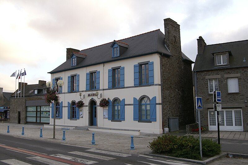 File:Saint-Benoit-des-Ondes - Mairie.jpg