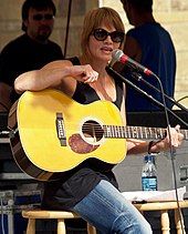 Singer Shawn Colvin