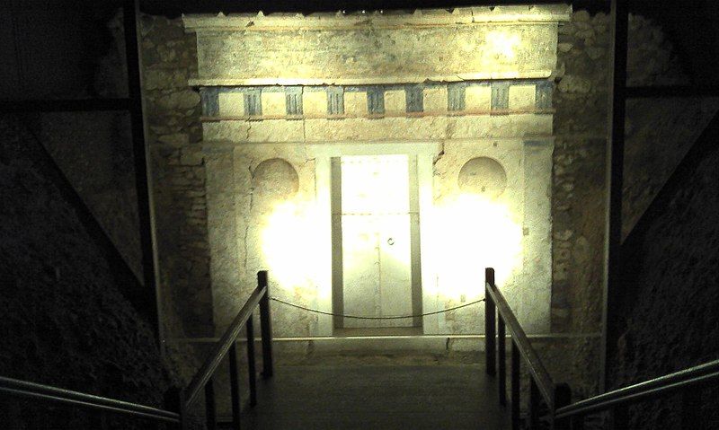 File:Tomb III Vergina.jpg