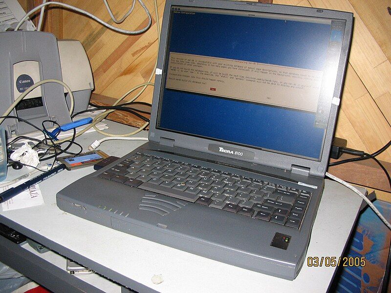 File:Toshiba Tecra 8100.jpg