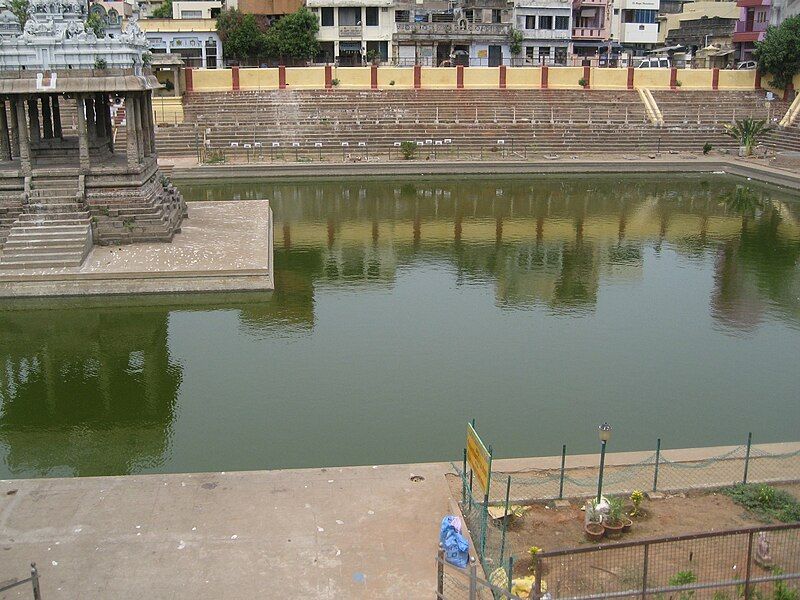 File:Triplicane Pond.jpg