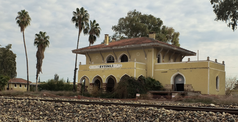 File:Zeytinli railway station.png