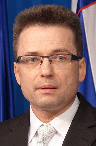 File:Zvone Černač 2012cropped.jpg