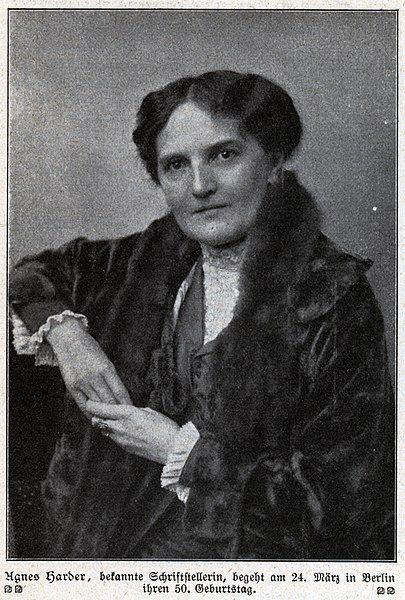 File:Agnes Harder 1914.jpg