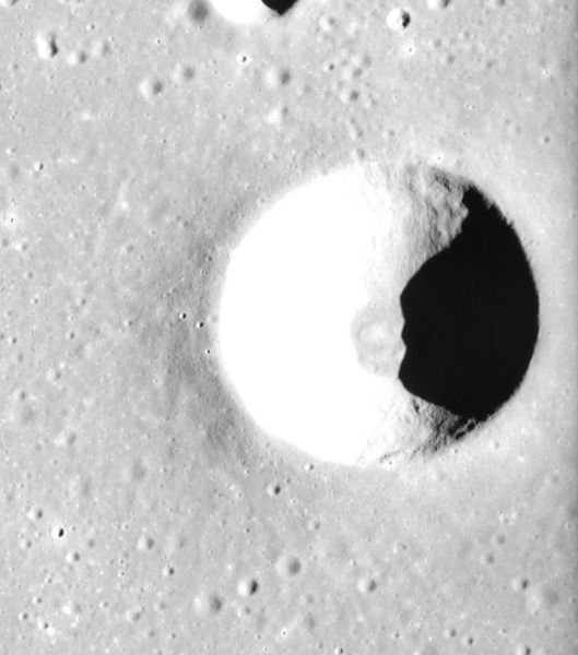 File:Banting crater AS15-P-9336.jpg