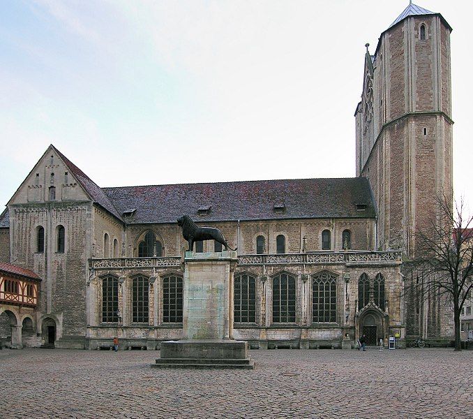 File:BraunschweigDom.jpg