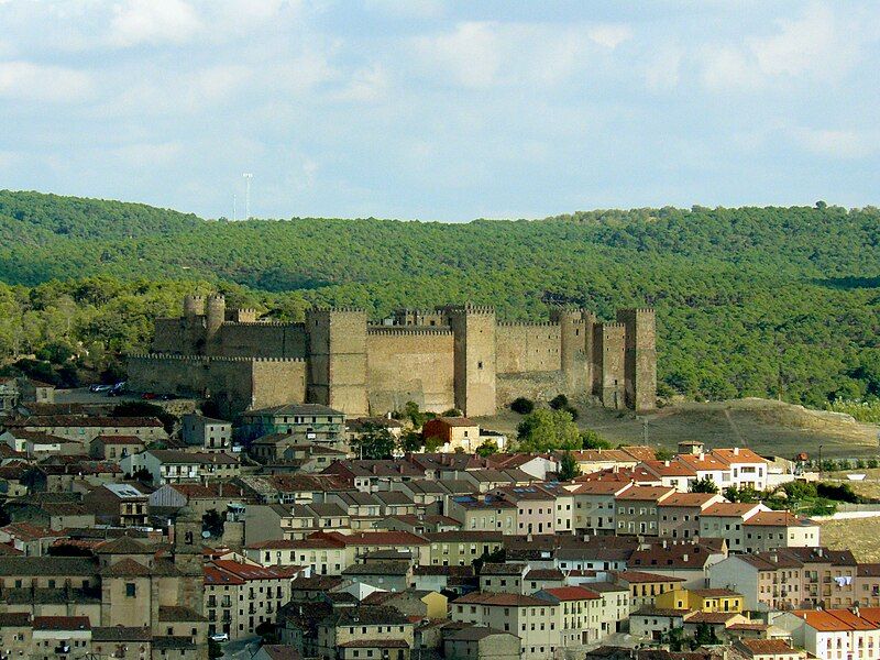 File:CastilloSigüenzaOeste.jpg