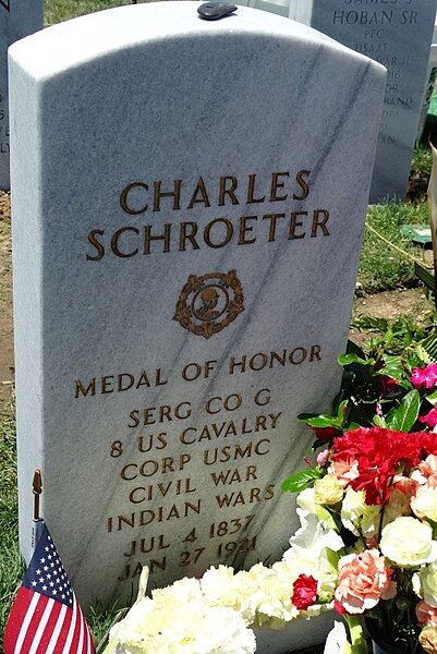 File:Charles Schroeter headstone.jpg