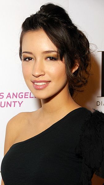 File:Christian Serratos 2009.jpg