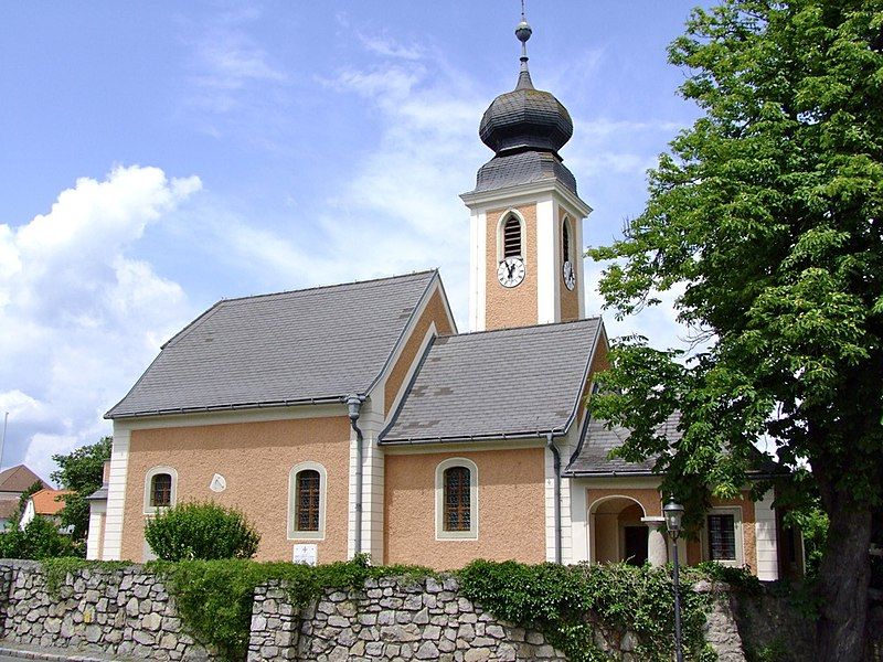 File:Großau Kirche.jpg