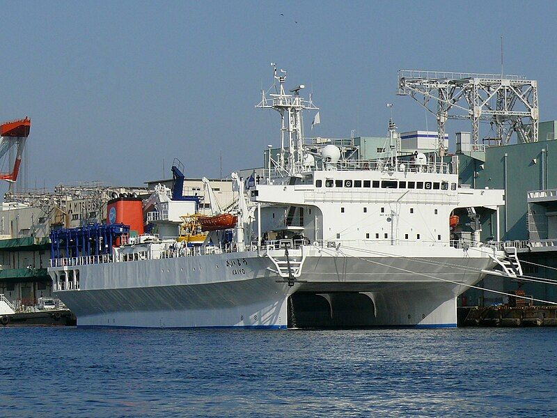 File:JAMSTEC Kaiyo-2.JPG