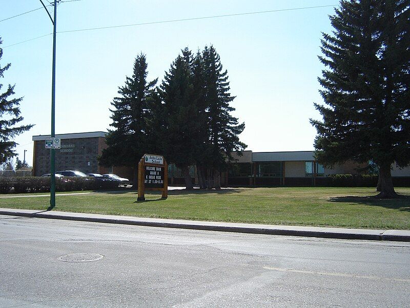 File:JohnLakeElementarySchool.jpg