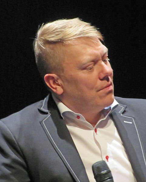 File:Jon-gnarr-2011-ffm-098.jpg