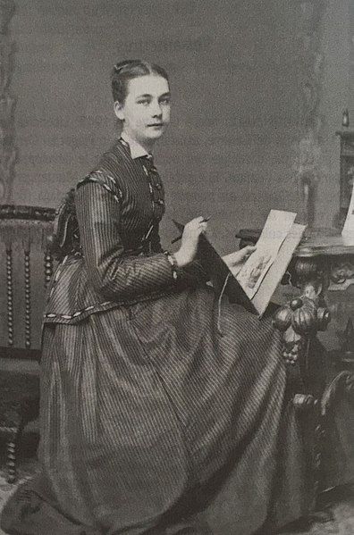 File:Marguerite Naville 1852-1930-crop.jpg