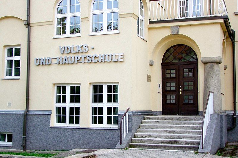 File:Matzen Schule 3.jpg