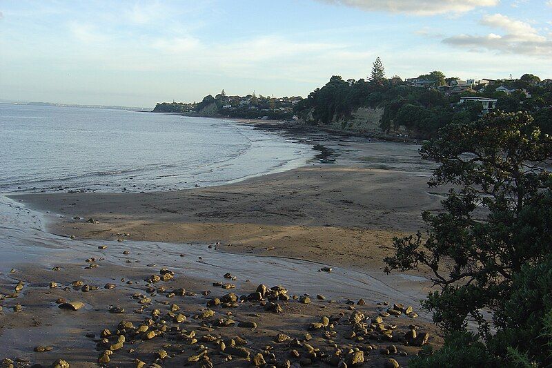 File:Murrays bay.JPG